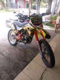 Création de meubles, objets, bijoux, tableau à partir de matériaux destinés à la destruction. Klx 150 L Tahun 2012 Full Modif Motor