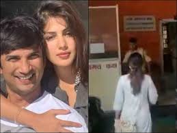Actress rhea chakraborty is not absconding, her lawyer has clarified after several reports claimed that she has gone missing over the past few days. Sushant Singh Rajput Suicide Case Latest News Update Rhea Chakraborty Spotted At Bandra Police Station To Record Her Statement Watch Video