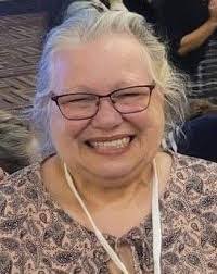 Melanie Metz's Instagram, Twitter & Facebook