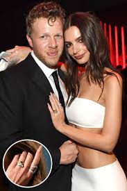 You can find a fashion ring designed to look like harris' from emitations celebrity style jewelry for around $100. Gorgeous Celebrity Engagement Ring And Wedding Bands Best Celeb Engagement Rings