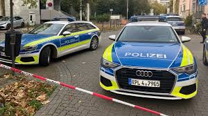 53-Jährige mit Küchenmesser getötet: Ex-Partner in U-Haft — SWR