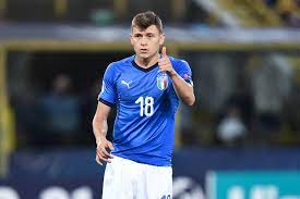 Barella's debut was a italy get there euro 2020 qualifying campaign running with a routine win over finland in which i believe. Calciomercato Roma Sorpasso Per Barella Accordo Con Il Cagliari