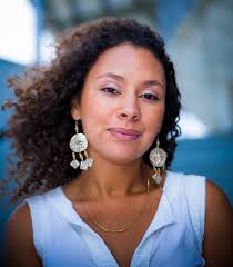 Samira El Ayachi, portrait de l'auteur.