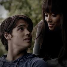 Unpopular opinion but I think Jeremy and Bonnie should've been endgame :  r/TheVampireDiaries