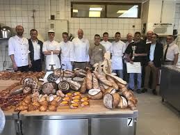 Roulé au sésame et charbon végétal, cheesecake. Meilleur Jeune Boulanger De France Antoine De Sousa Representera La Franche Comte Macommune Info