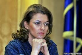 Martorii spun că tânărul participase la drifturi în zona aleii mănăstirii. Klaus Iohanis O Recomanda Pe Alina Gorghiu La Sefia Pnl Teodor Atanasiu Renunta La Candidatura Si I Cere Si Lui Orban Sa Renunte Ludovic Orban Anunta Ca Va Continua Cursa Pentru Sefia Pnl