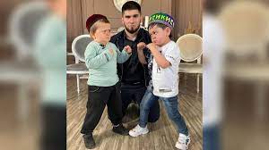 Hasbulla magomedov's age, height and medical condition explored. Hasbulla Magomedov Vs Abdu Rozik Know Your Meme