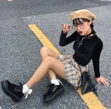 Face the camera and look forward. Pose Girl And Aesthetic Image 6534388 On Favim Com