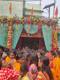 Giridih News: बीबीसी रोड हनुमान मंदिर से निकाली गयी भव्य कलश यात्रा, देखें  झलकियां - City News Giridih