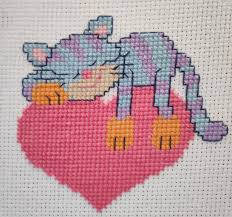 Free cross stitch patterns and more from 123stitch.com Fo Sleepy Cat This Is My First Time Using Anchor Free Pattern Is Also From Their Website I Will Use This Pattern As A Pocket For A Tote Bag Https Anchorcrafts Com En Designs Patterns Changing Mat Crossstitch