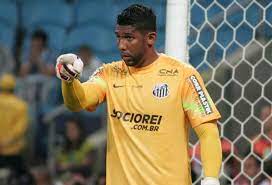 O goleiro apareceu claramente acima do peso e rapidamente viralizou na internet. G3hmvfjhvoli6m