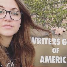 Kristen Kiesling's Instagram, Twitter & Facebook