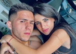 Sao bóng đá đột ngột dứt tình với cô bạn gái đã ở bên từ năm 17 tuổi, người  trong cuộc lần đầu lên tiếng