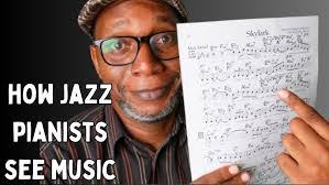 Ariel Kern's Instagram, Twitter & Facebook