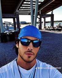 The struggle is real.. Hard for me to describe the relationship I have with  my bed.. 😂🤣