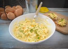 Einfaches Eiersalat Rezept Mit Schmand Rezept Eiersalat Rezepte Rezepte Eiersalat