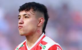 Emilio Lara ayuda a Cruz Azul haciéndose expulsar en menos de 60 segundos con Necaxa