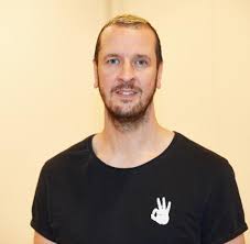 98 kg height in feet: Eurosport Holt Pascal Hens Als Handball Experten Ins Team Welt
