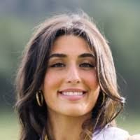 Roberta Frey's Instagram, Twitter & Facebook