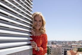 Teresa guilherme (paredes, sobreira, 27 de junho de 1955), de seu nome completo maria teresa da silva guilherme, é uma atriz, apresentadora e produtora de televisão. A Nova Vida De Teresa Guilherme Como Casamenteira Online Vida Sabado