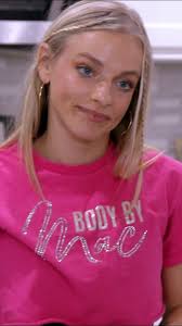 Show Mackenzie Mckee