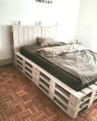 50 Pallet Betten Design Fur Ihre Heimwerker Betten Design Heimwerker Palle Bett Aus Paletten Bauen Palletten Bett Palettenbetten