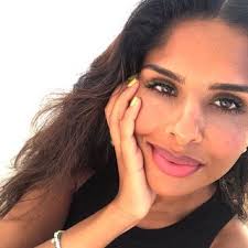 Email Address of @soniauppal Instagram Influencer Profile