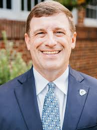 Russell Dyer is named chief of Collierville Schools