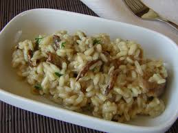 Se anche tu ti stai facendo questa domanda, ecco per te le ricette di giallozafferano per cucinare ogni tipo di sfizioso risotto.i segreti su condimenti, tempi di cottura e mantecatura del risotto, eterno classico della tradizione gastronomica italiana. Risotto Ai Porcini Secchi In Cucina Con Zia Lora