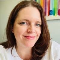 Carrie Briggs's Instagram, Twitter & Facebook