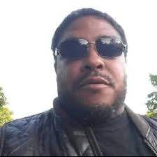 📍Emma is 1.19 miles from you 📩 (1) sent you a message!