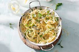 Spaghetti Aglio E Olio Met Verse Kruiden Recept Allerhande Albert Heijn