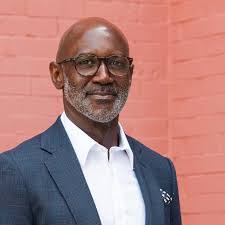 Robert Bigus's Instagram, Twitter & Facebook