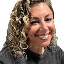 Linda Lockner's Instagram, Twitter & Facebook