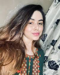 Sumaiya Khan's Instagram, Twitter & Facebook