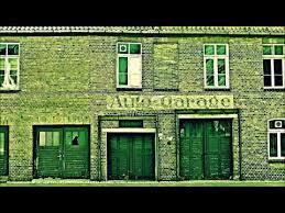 Rüyada duvarın yeşile boyanması büyük kazançlar elde edeceğine, en büyük hedeflerinden birinin gerçek huzuru bulmak olacağına, refaha erileceğine, sorun yaratan bazı davranışların terk edileceğine, yaşanacak bir gönül ilişkisi sayesinde. Ruyada Yesil Ev Gormek Youtube