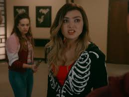 With courtney henggeler, mary mouser, tanner buchanan, ralph macchio. Feinde Werden Freunde Sam Tory In Cobra Kai Staffel 4 Netzwelt