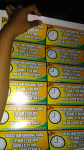 Peraturan daerah wajib lapor bagi tamu 1x24 jam, kembali digalakkan di era mendagri jenderal (purn) tito karnavian guna mencegah penyebaran pasalnya tindak terorisme bisa leluasa terjadi berawal dari ketidakpedulian warga terhadap adanya pendatang di lingkungan tempat mereka tinggal. 10 Ide Contoh Stiker Tamu Wajib Lapor Rt Sticker Fans