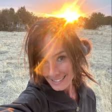 Deelynn Eason's Instagram, Twitter & Facebook