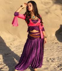 Avneet Kaur Cr Gr Bollywood Girls Princess Outfits Celebrity Outfits Naam toh suna hoga will witness a replacement amid the ongoing lockdown as avneet kaur has decided to call it quits and replacing her. pinterest
