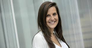 Cette nouvelle version de bfmtv.com s'articule autour de trois promesses sur l'ensemble des supports : Daniela Prepeliuc Ex Miss Meteo De Rtl Tvi Quitte Bfmtv
