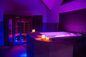Kohler Riverbath With Chromotherapy Lighting And Infra Red Sauna At Whitefalls Luxury Spa Accommodation On The Isle Of Le Spa Rooms Aesthetic Rooms Dreamy Room