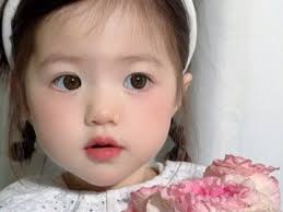 Muốn nhìn mặt vợ lần cuối, chồng và con trai sốc nặng khi mở nắp quan tài