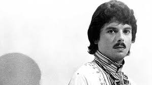 If you`re going to san francisco, be sure to wear some flowers in your hair. 1967 San Francisco Be Sure To Wear Some Flowers In Your Hair By Scott Mckenzie American Experience Official Site Pbs