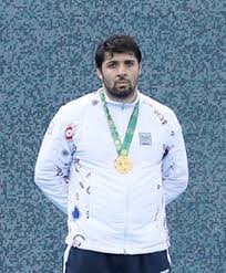 Sin embargo, su aspecto físico no es el de una persona de su edad: Jamaladdin Magomedov Wikipedia