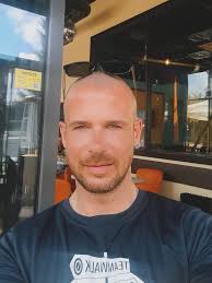 Prítomnosť je pre mňa všetko. Nič iné nemáte. Buďte k sebe dobrí a  vyžarujte pozitívnu energiu myšlienkami, pocitmi a vlastným pričinením 😘  The presence is for me everything. You don't have anything