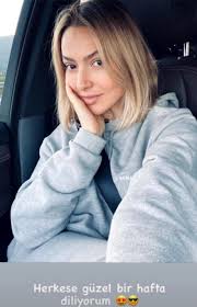 Hadise'nin makyajsız fotoğrafı birçok ünlüyü akıllara getirdi. Hadise Makyajsiz Halini Paylasti Begeni Yagdi Ask Yaramis