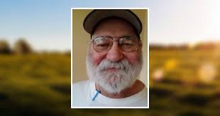 Dennis Lindstrom's Instagram, Twitter & Facebook