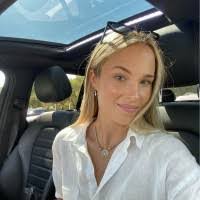 Fern Ritchie's Instagram, Twitter & Facebook