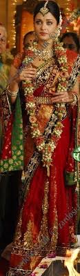 Aishwarya Rai Wears A Traditional South Indian Bridal Saree And Jewellery Indian Bridal Outfits Indian Bridal Sarees Indian Bridal Wear